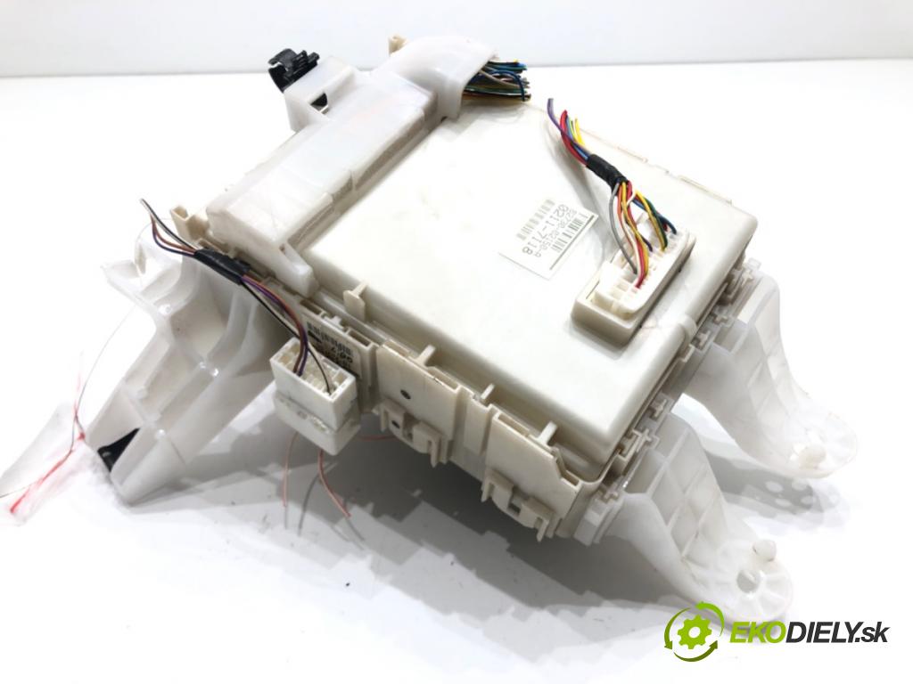 TOYOTA AURIS (_E15_) 2006 - 2012    1.6 (ZRE151_) 91 kW [124 KM] benzyna 2007 - 2012  Modul BSI 82730-02150-A (Poistkové skrinky)