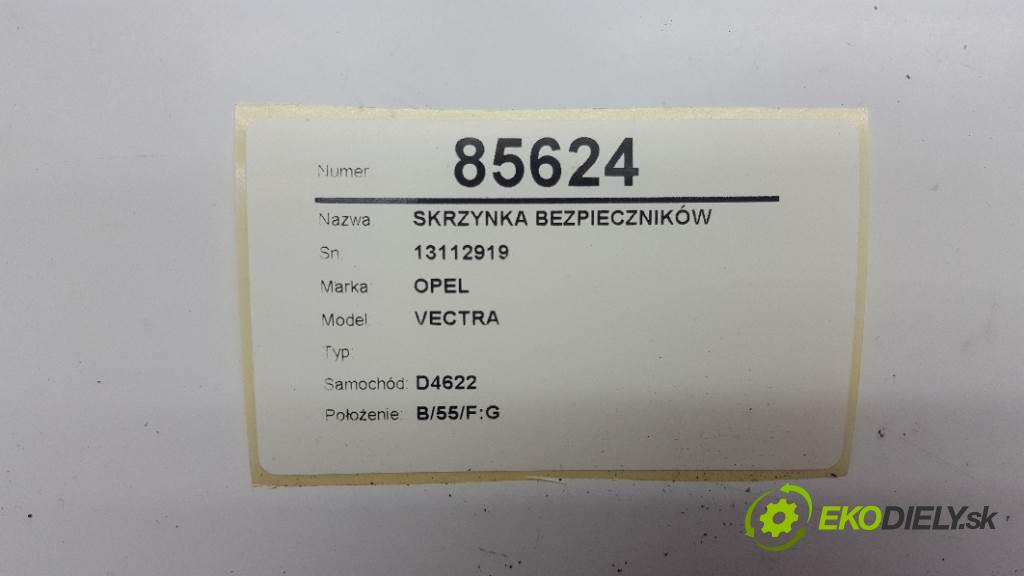 OPEL VECTRA  2003 74kW   1995 skříňka poistková 13112919 (Pojistkové skříňky)