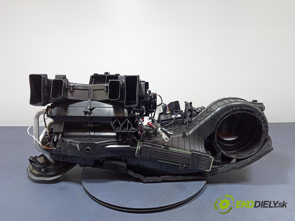 Mercedes GLC-Klasa 2019 radiator 01