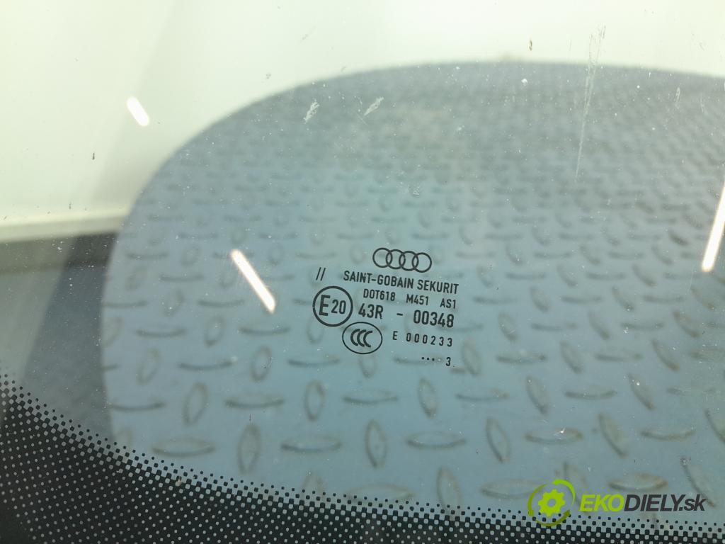 Audi A4 2008 sklo Predné: přední: 01