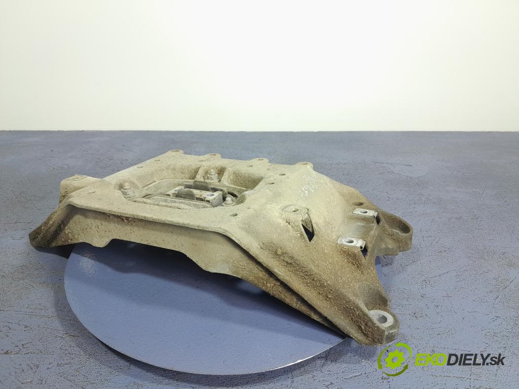 Audi A6 2013 airbag / držiak skrine 8K0399263AT