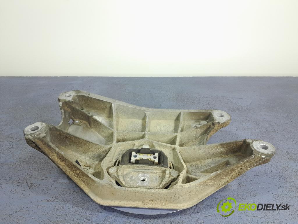 Audi A6 2013 airbag / držiak skrine 8K0399263AT